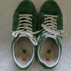 Pony Shoes - Men's Size 10 Pony lace up. Pony Shoes - Men's Size 10 Pony lace up.
